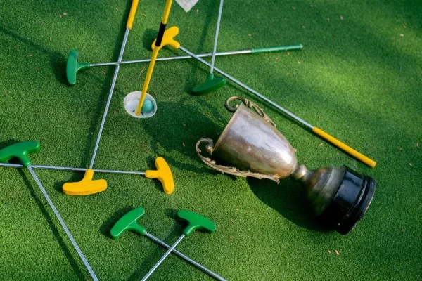 PGA巡回赛飞塔锦标赛霍夫兰夺冠赛季首胜状态回升迎来关键一跃